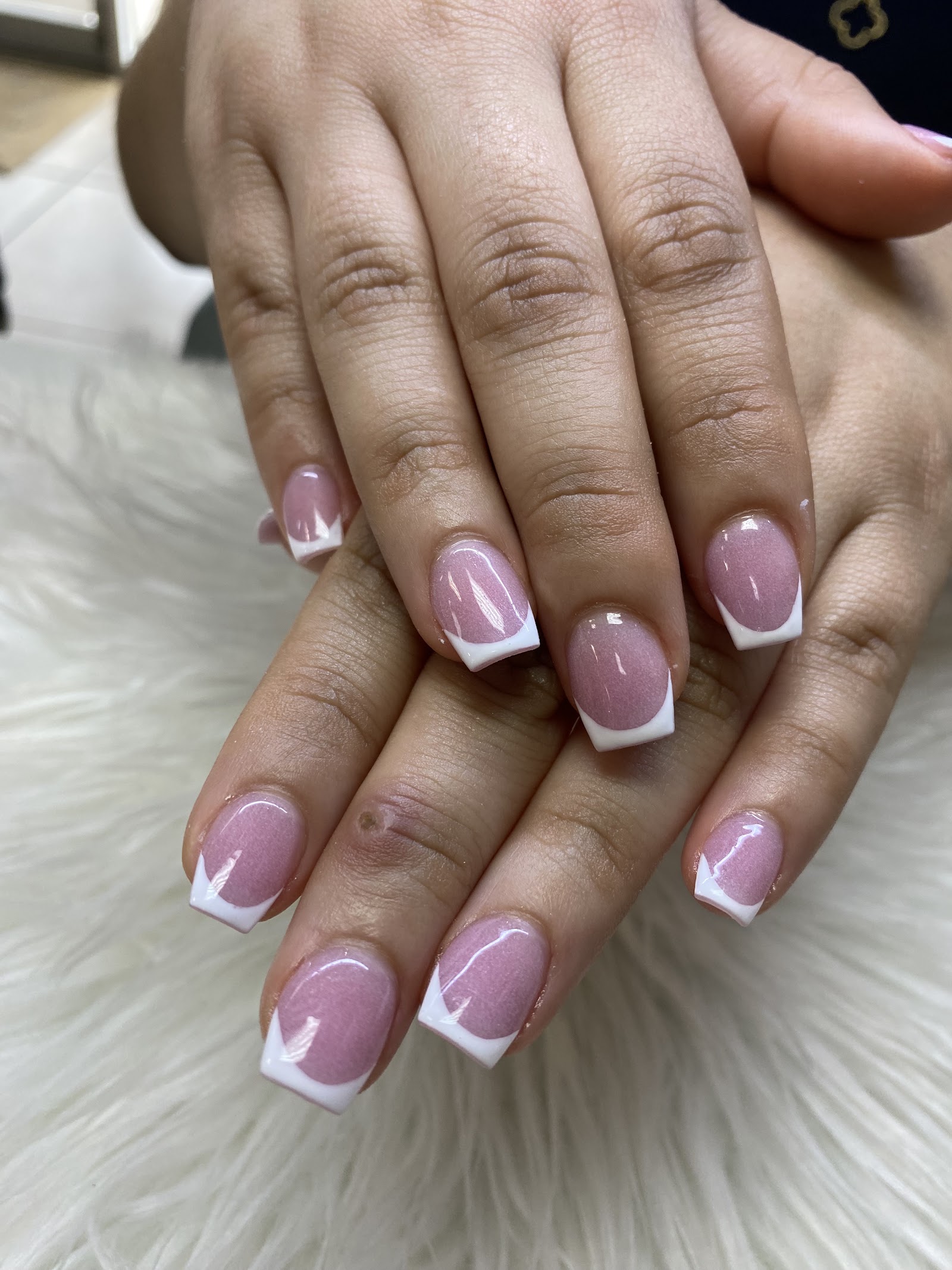 Essences Nail & Day Spa nail photo 1