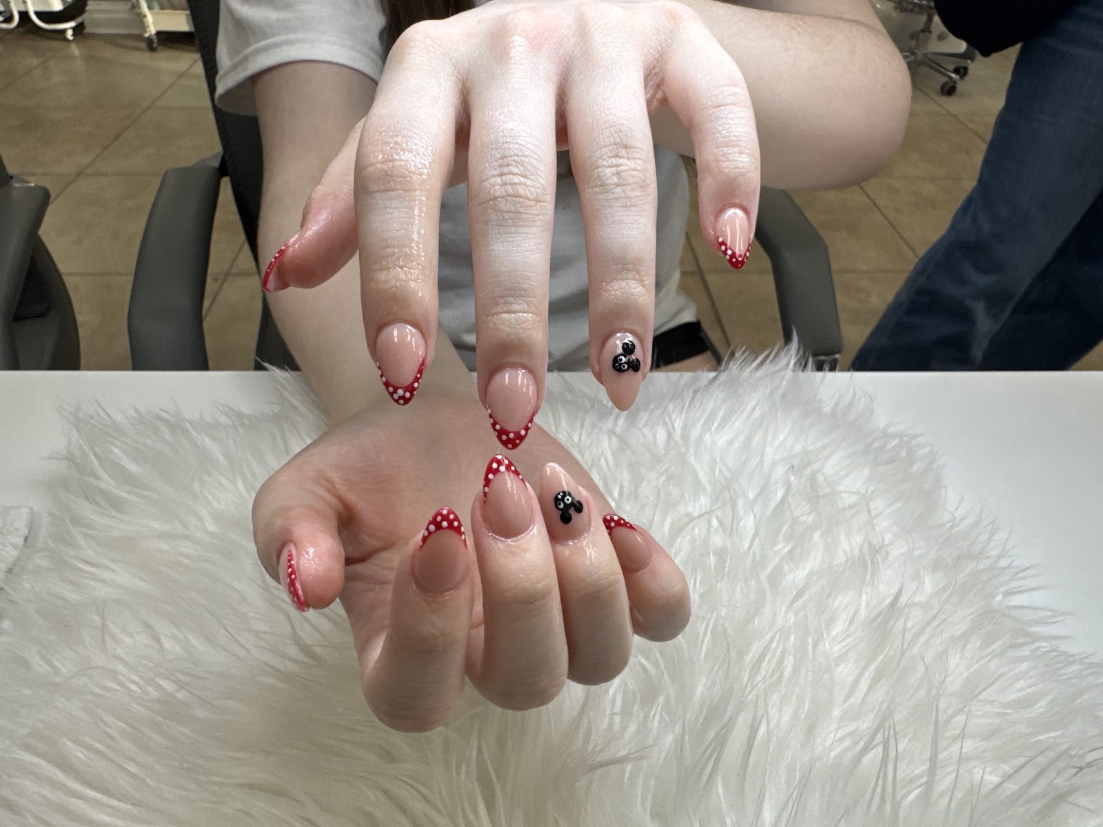 Essences Nail & Day Spa nail photo 2