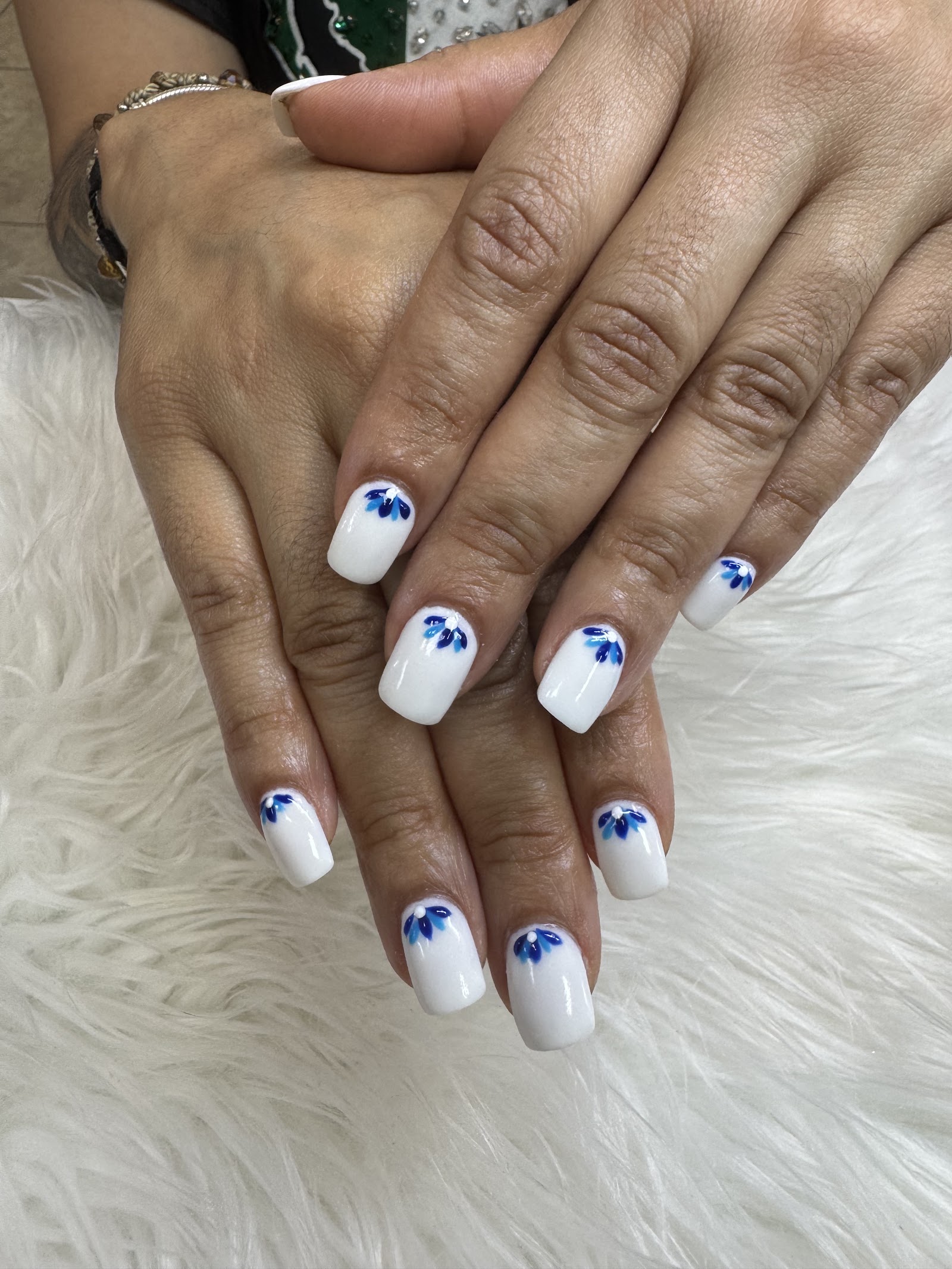Essences Nail & Day Spa nail photo 5
